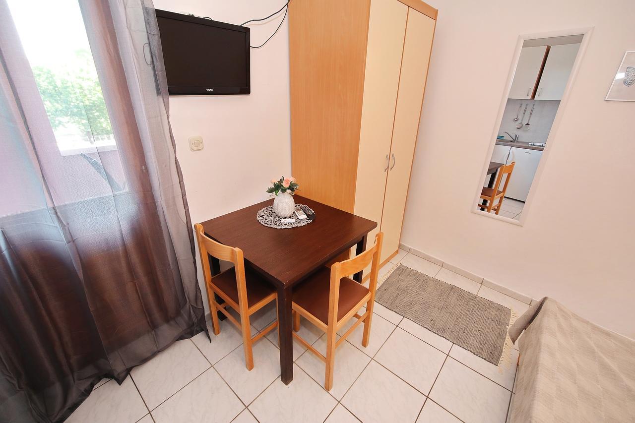 Apartment Floras