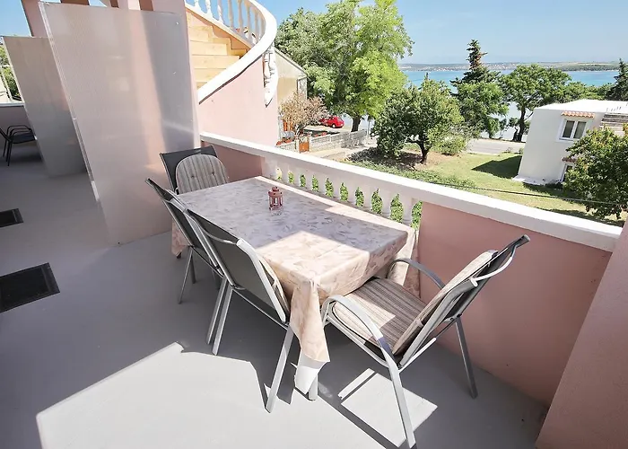 Apartments Floras