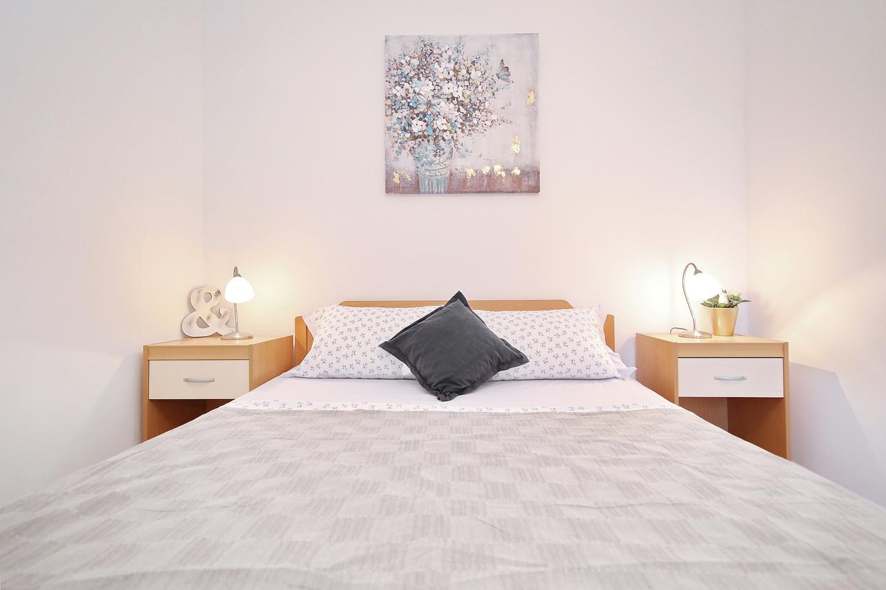 Floras Apartment Tkon