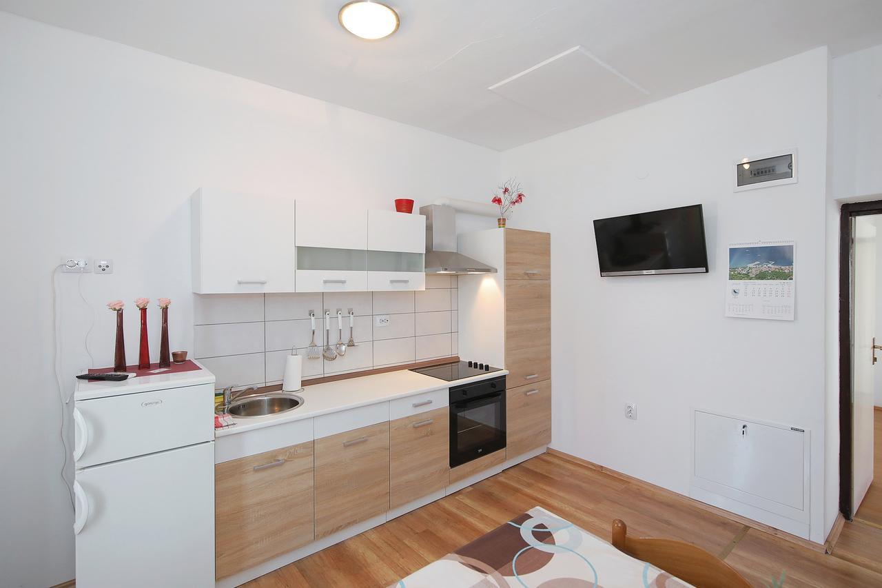 Apartment Floras