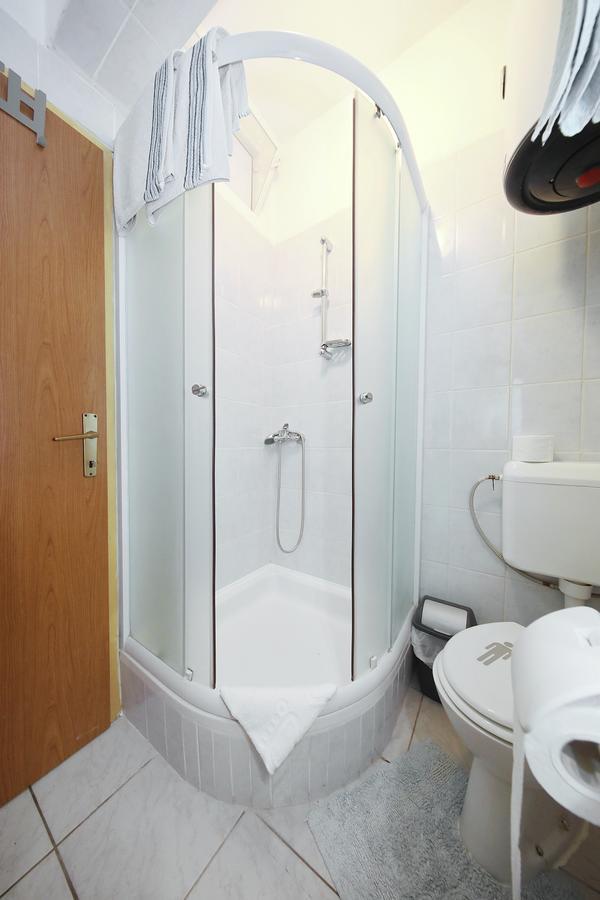 Floras Apartment Tkon