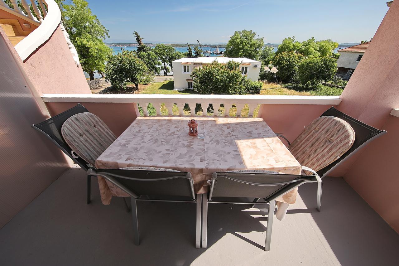 Floras Apartment Tkon