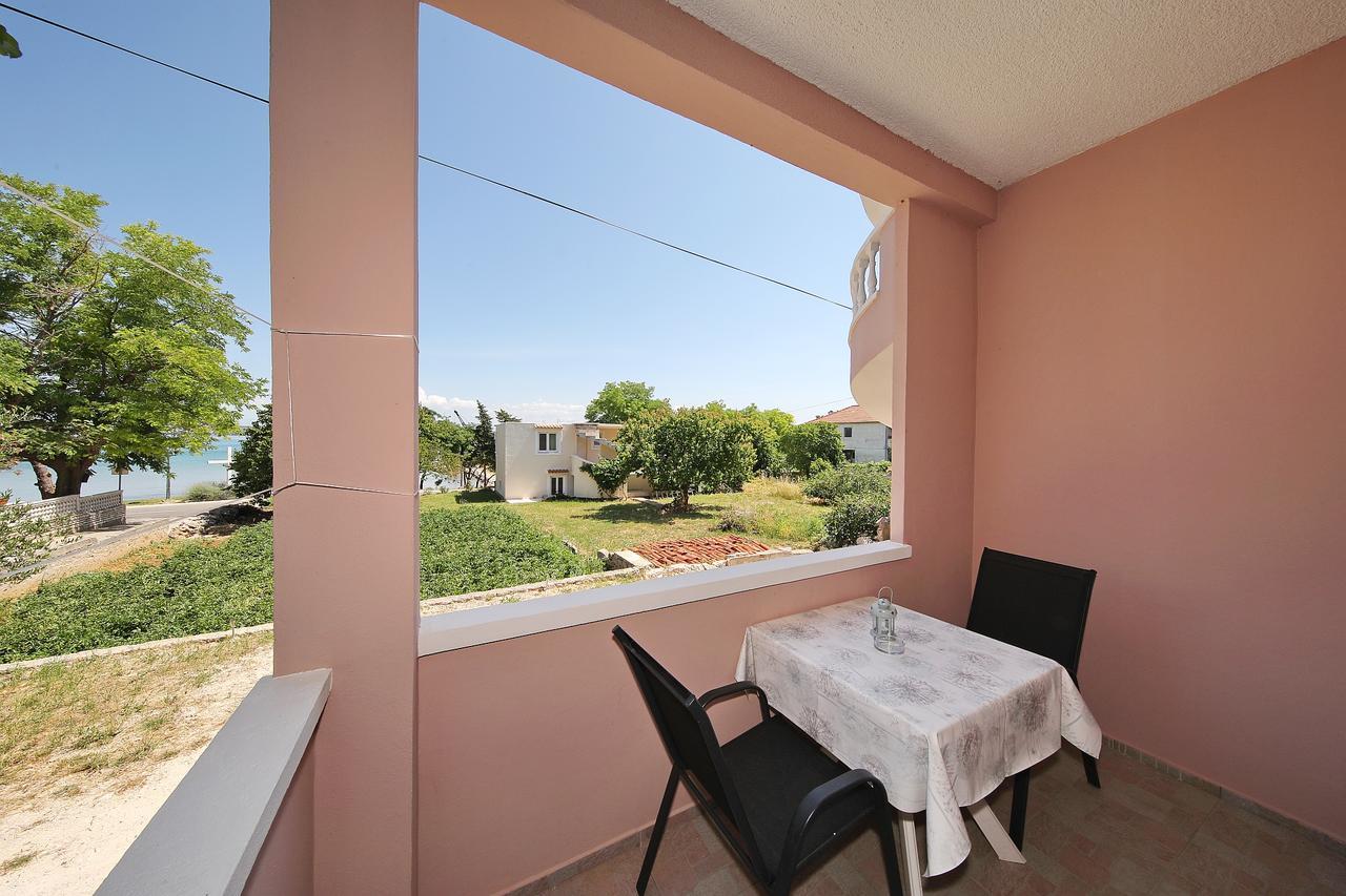 Floras Apartment *